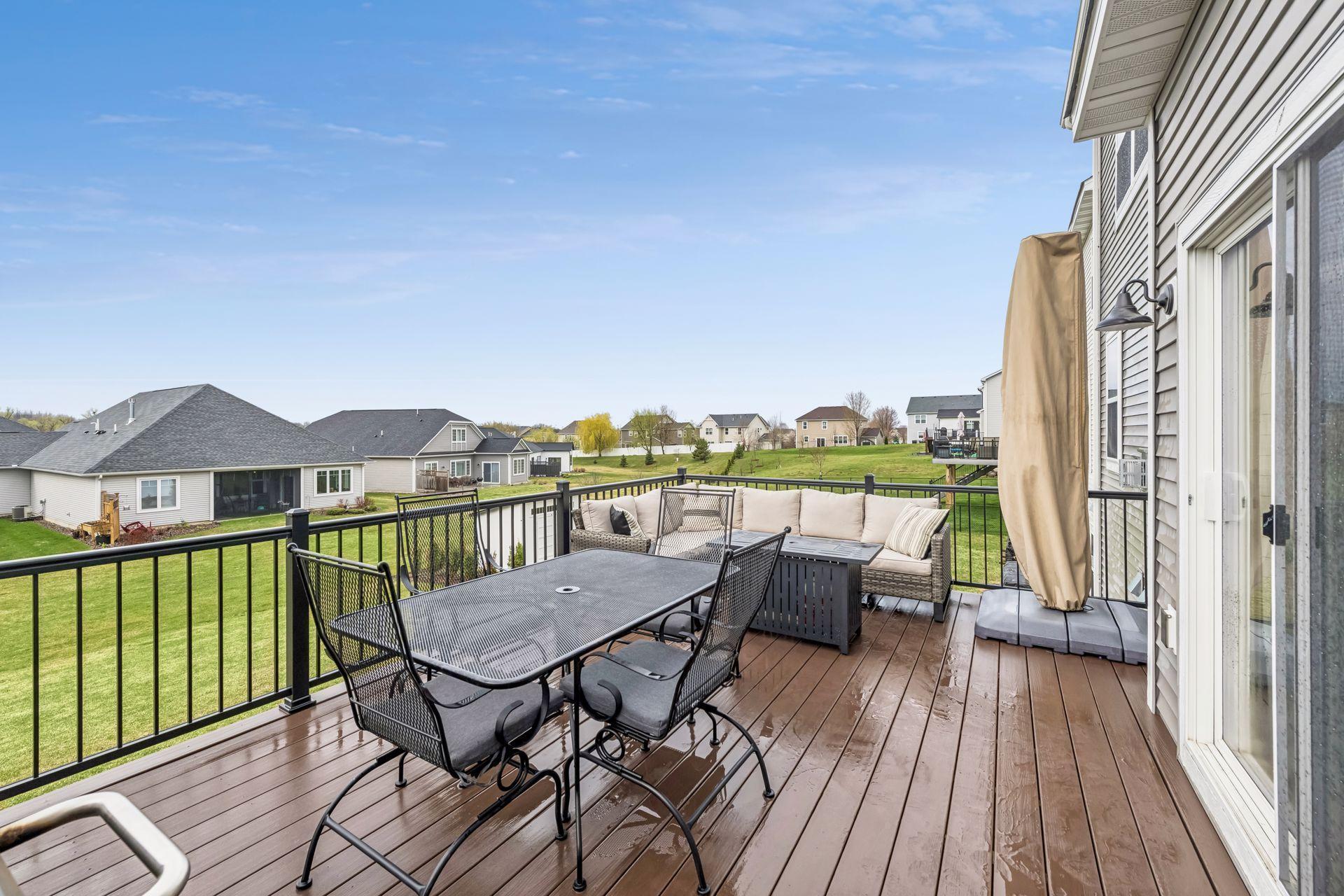 Spacious maintenace free decking