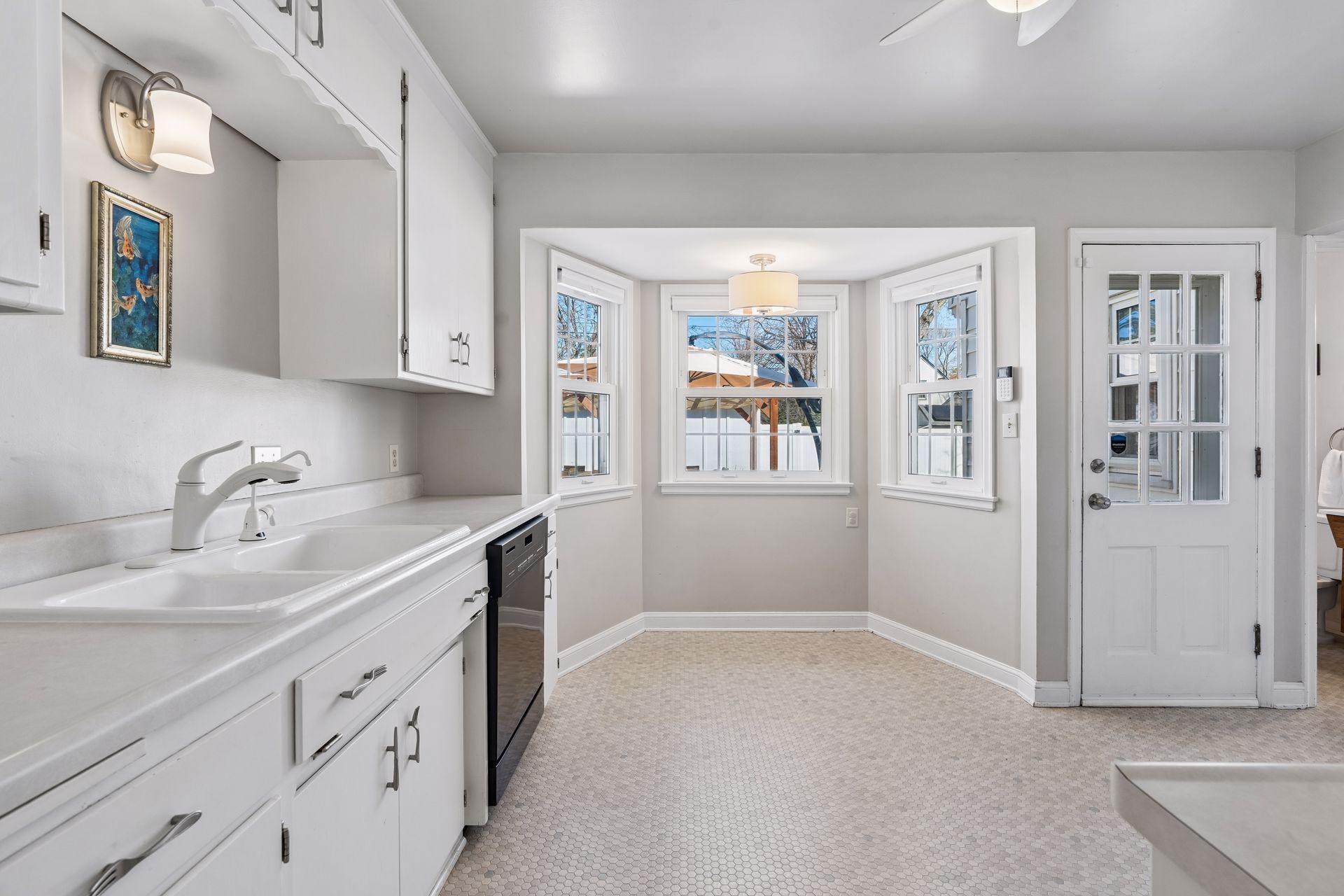 Bright and airy eat-in kitchen