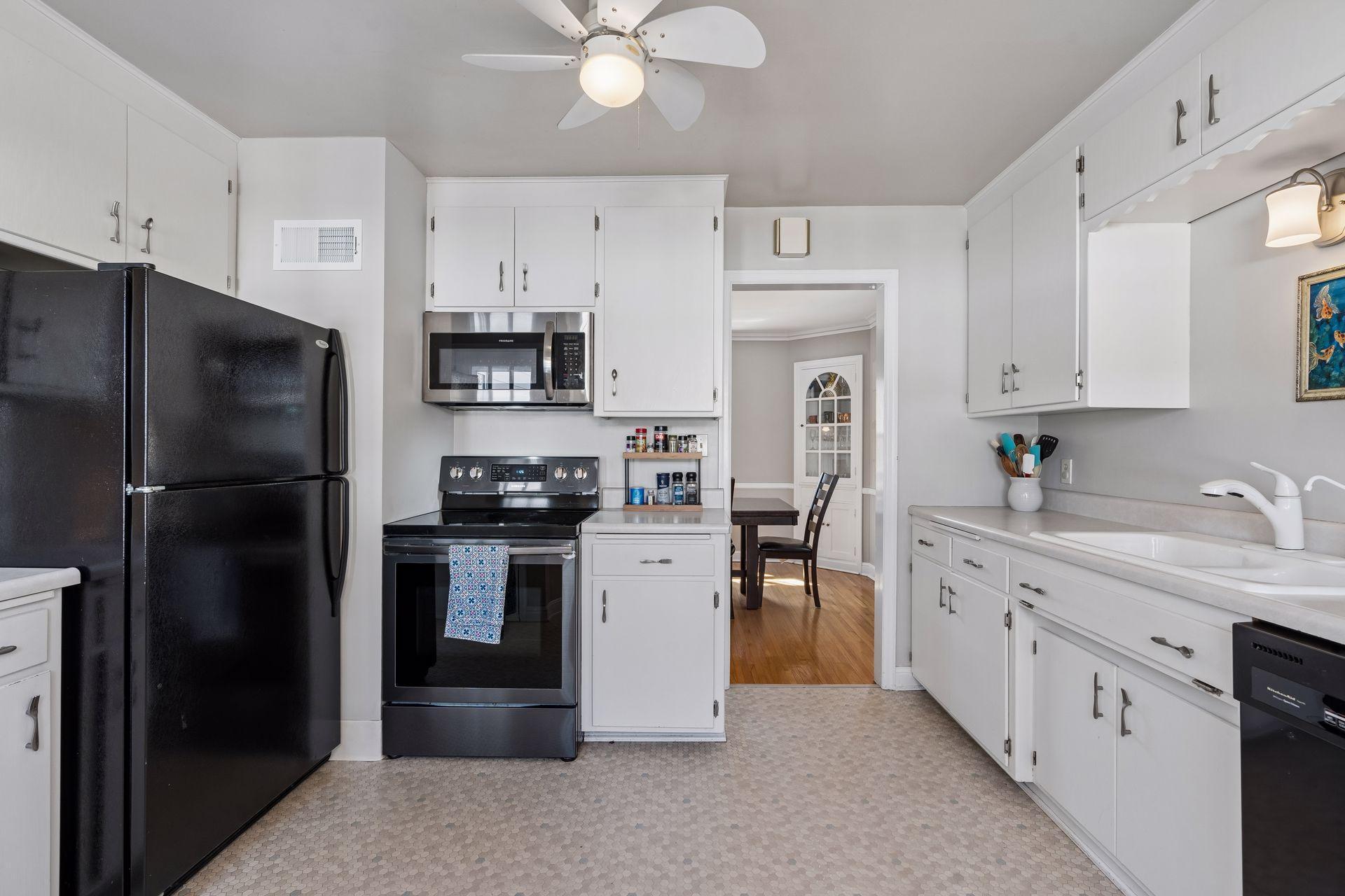 Access between the dining and kitchen for ease