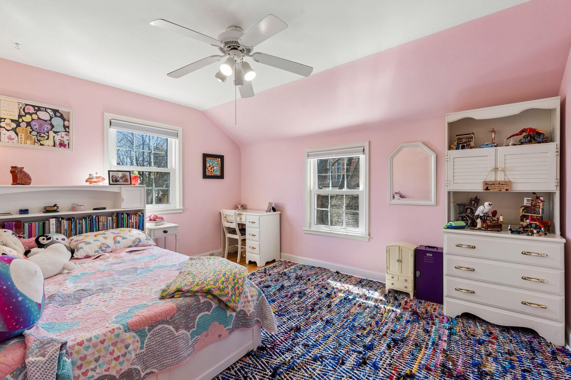 Fourth upper level bed