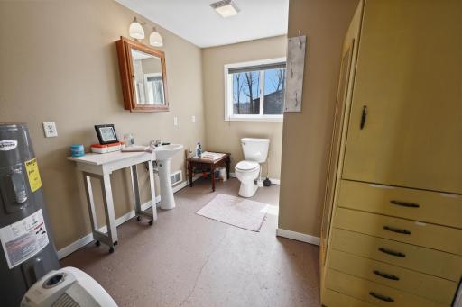 3/4 Bath in Shed