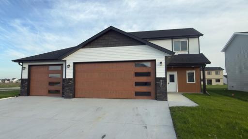 6297 86th Avenue S, Horace, ND 58047