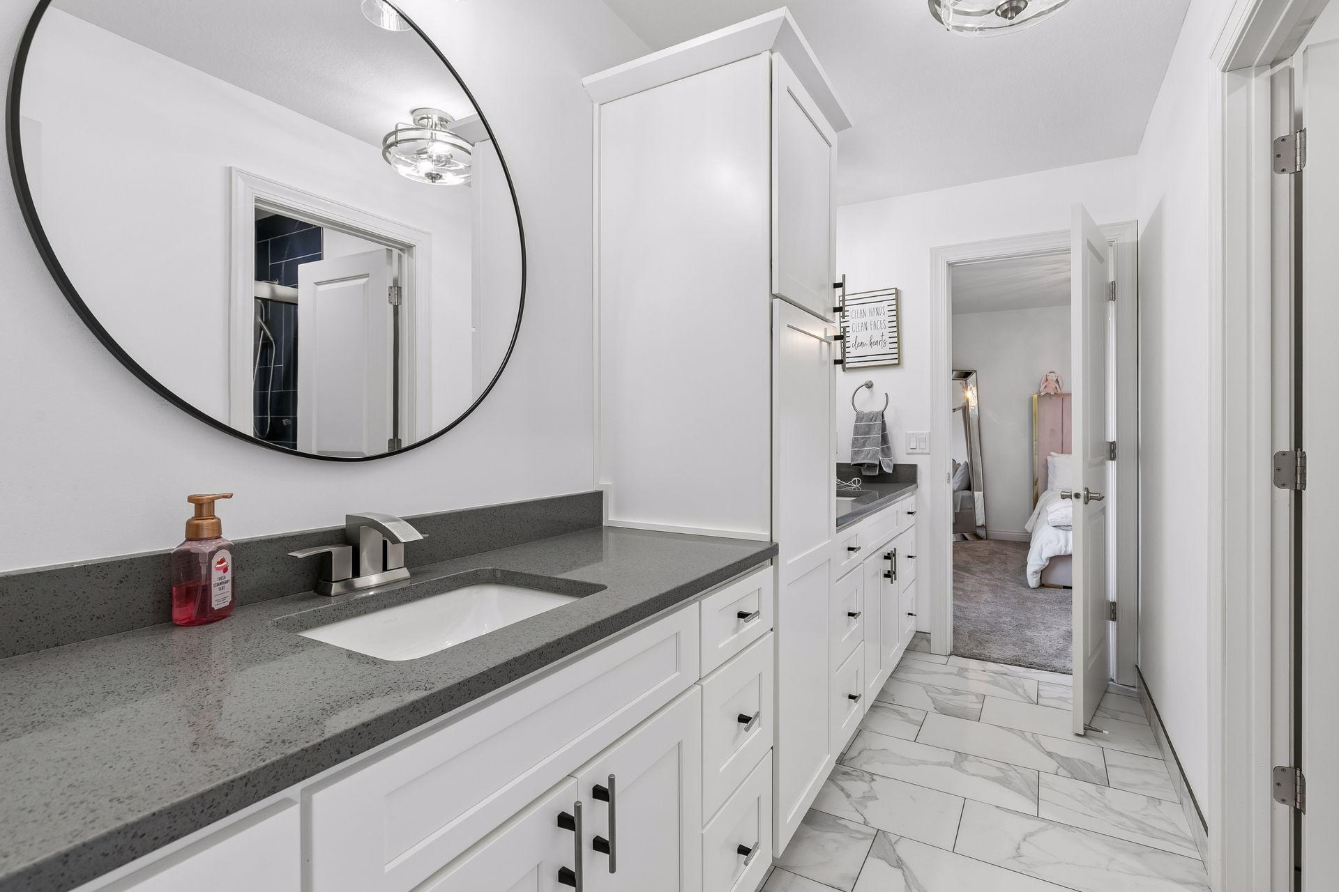 Jack & Jill Full Bath