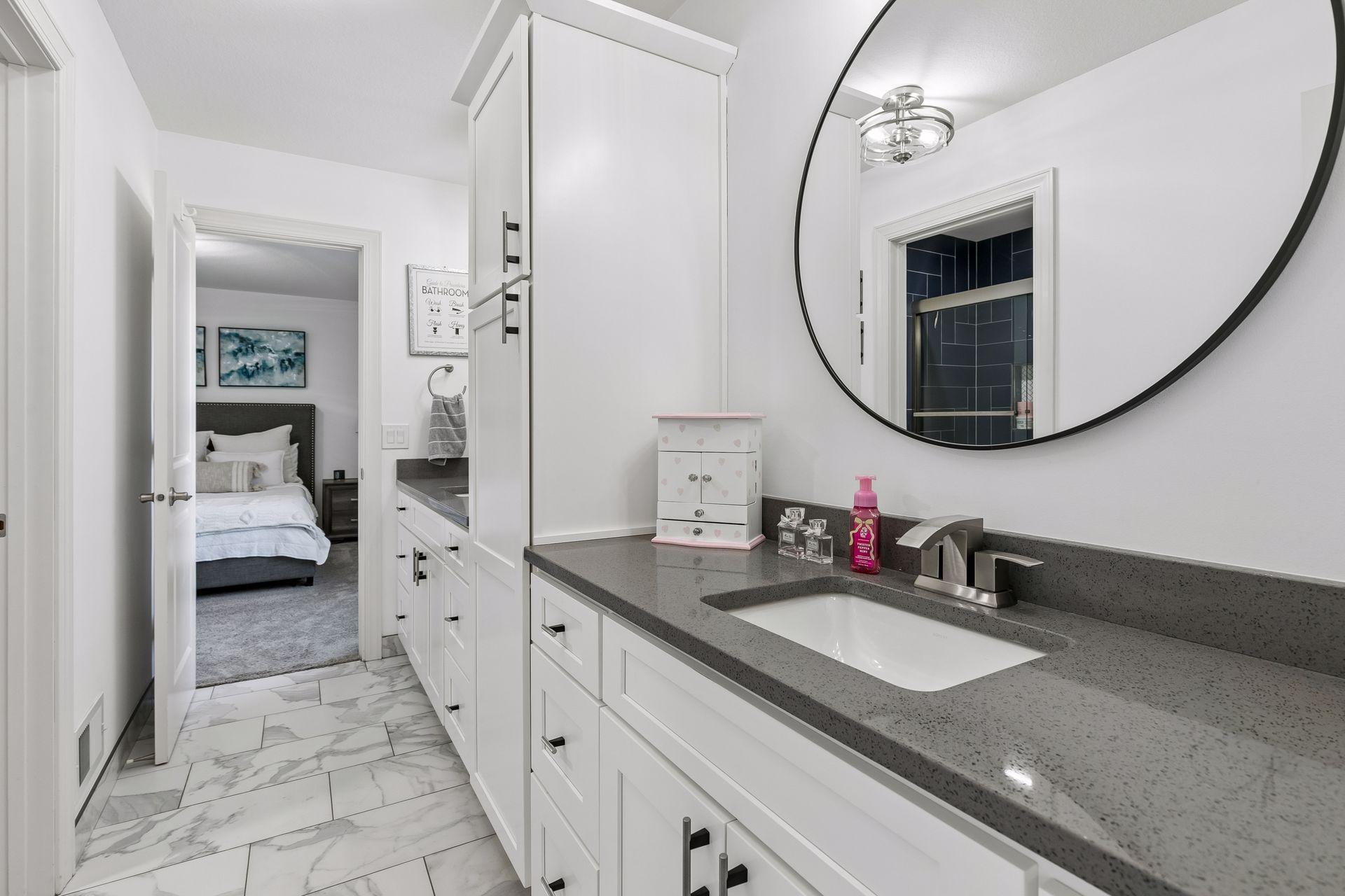 Jack & Jill Full Bath