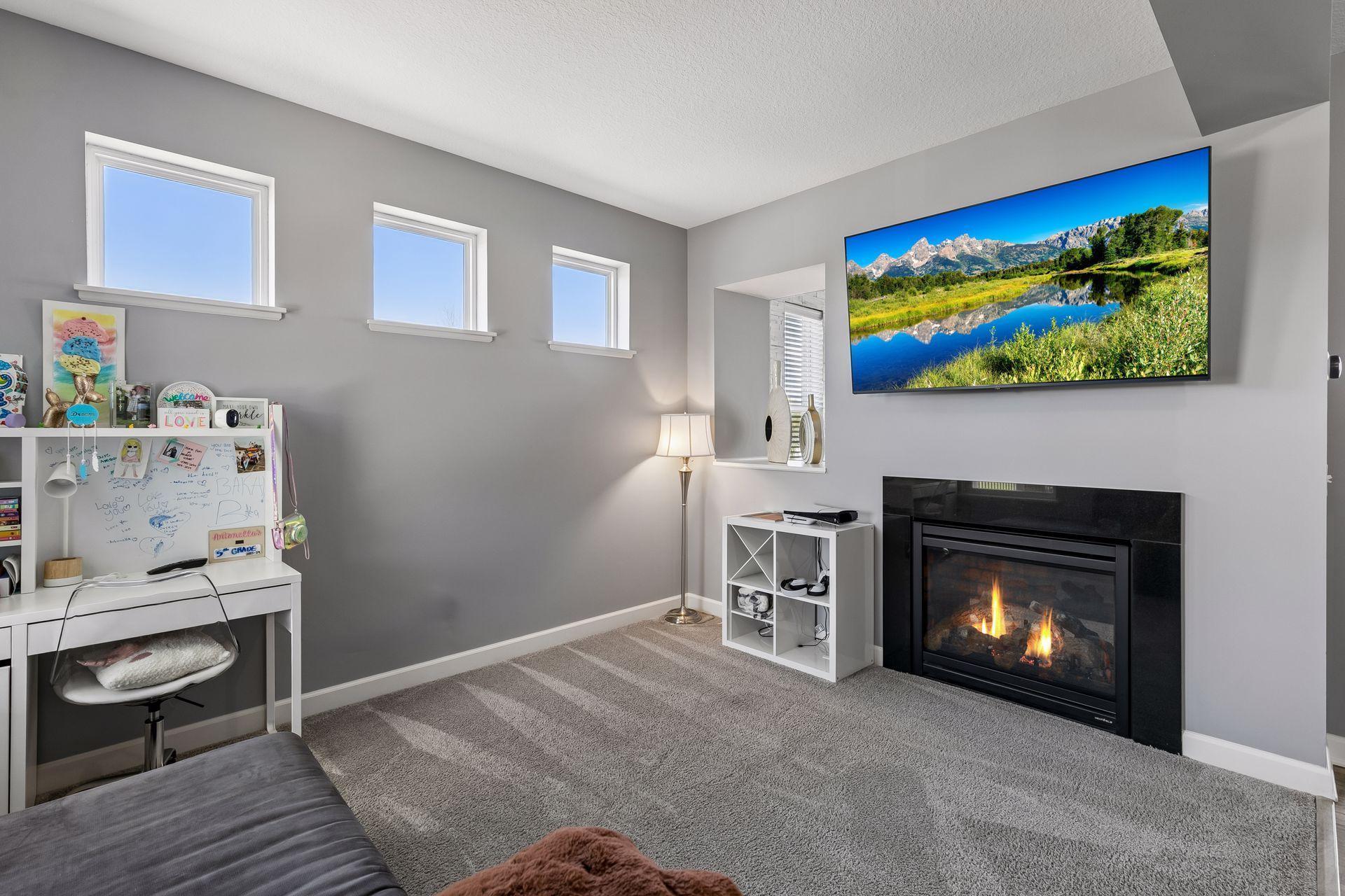 Sitting Room or Flex Space w/ 2-Sided Fireplace