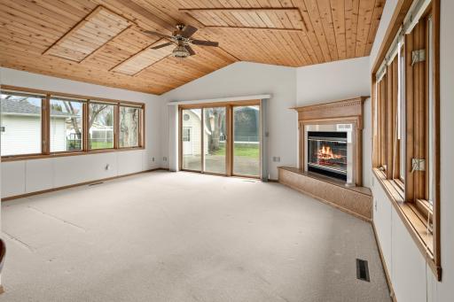 2813 Elm Street N, Fargo, ND 58102
