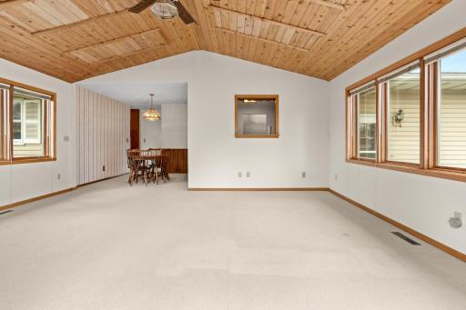 2813 Elm Street N, Fargo, ND 58102