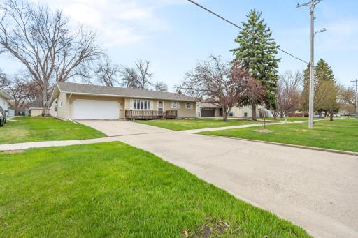 2813 Elm Street N, Fargo, ND 58102