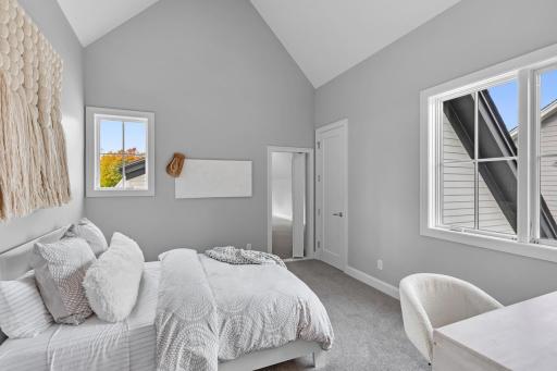 6505 Hawks Pointe Lane, Excelsior, MN 55331