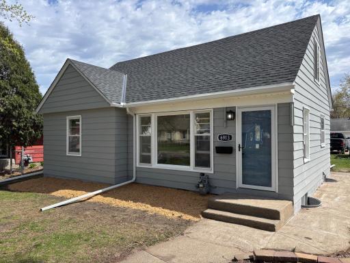 6913 Russell Avenue S, Minneapolis, MN 55423