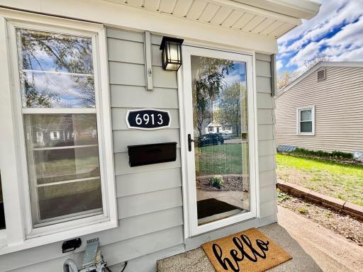 6913 Russell Avenue S, Minneapolis, MN 55423