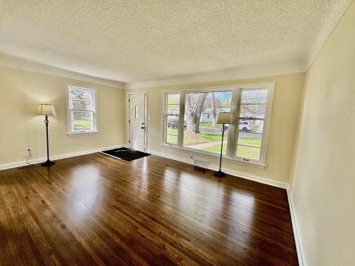 6913 Russell Avenue S, Minneapolis, MN 55423