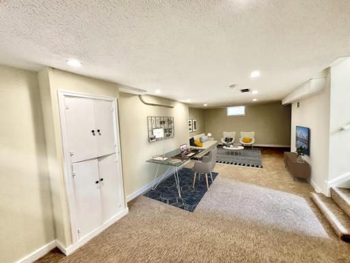 6913 Russell Avenue S, Minneapolis, MN 55423