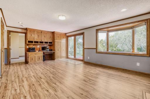 8258 169th st W - MLS Sized - 016 - 06 Living Room.jpg