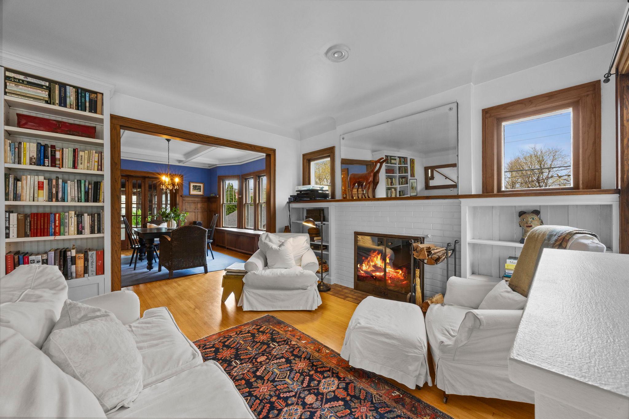 Living room toward DR