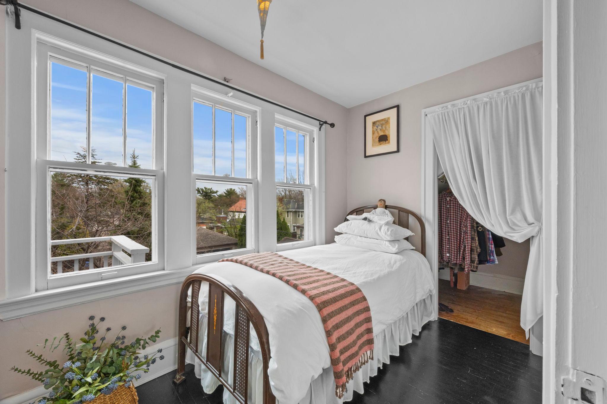 Charming 3rd bedroom