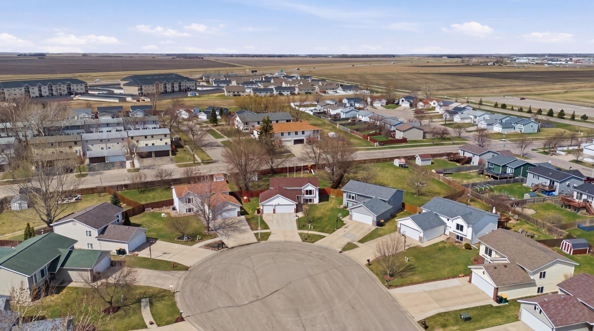 Desirable cul-de-sac location