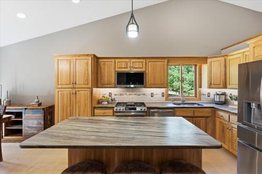 37324 Heritage Way, North Branch, MN 55056