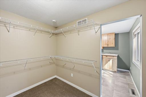 37324 Heritage Way, North Branch, MN 55056