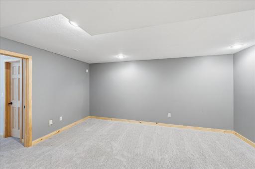 37324 Heritage Way, North Branch, MN 55056