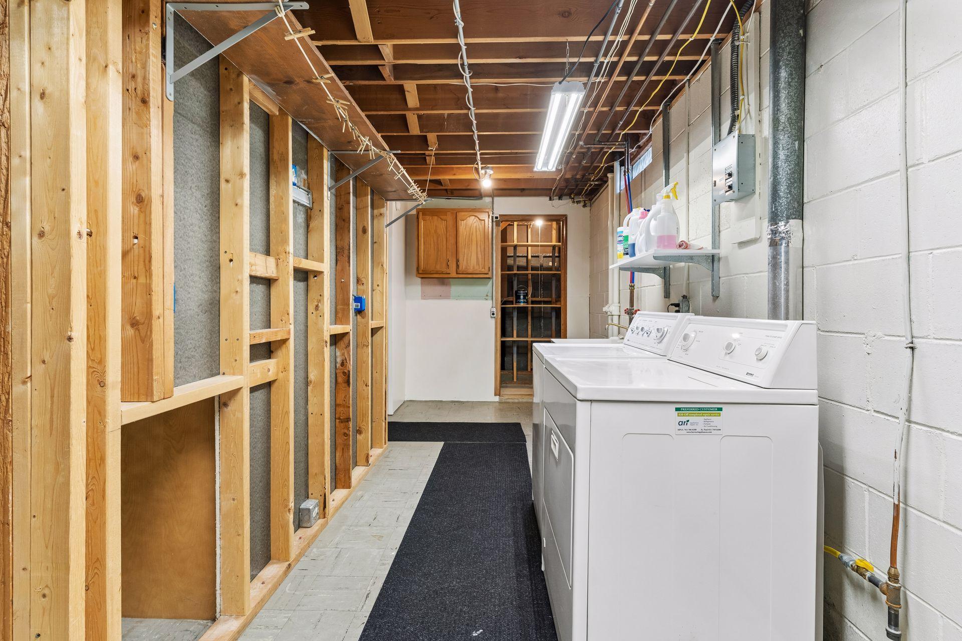 22x12 Laundry room / Strorage room
