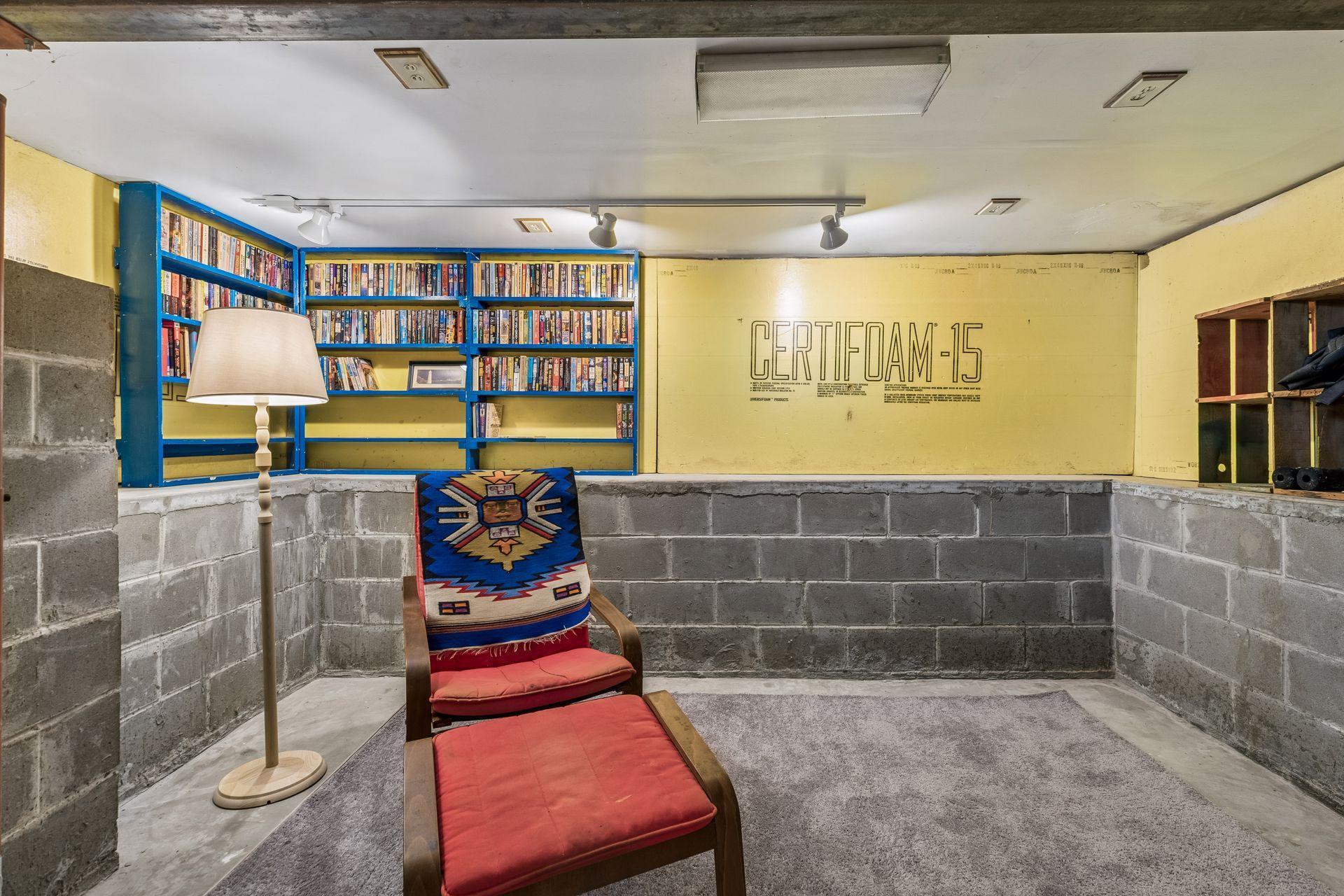 5409 Fremont Avenue North - Spacecrafting - 0026.jpg