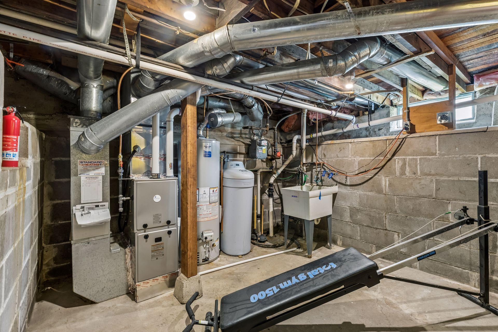 5409 Fremont Avenue North - Spacecrafting - 0025.jpg