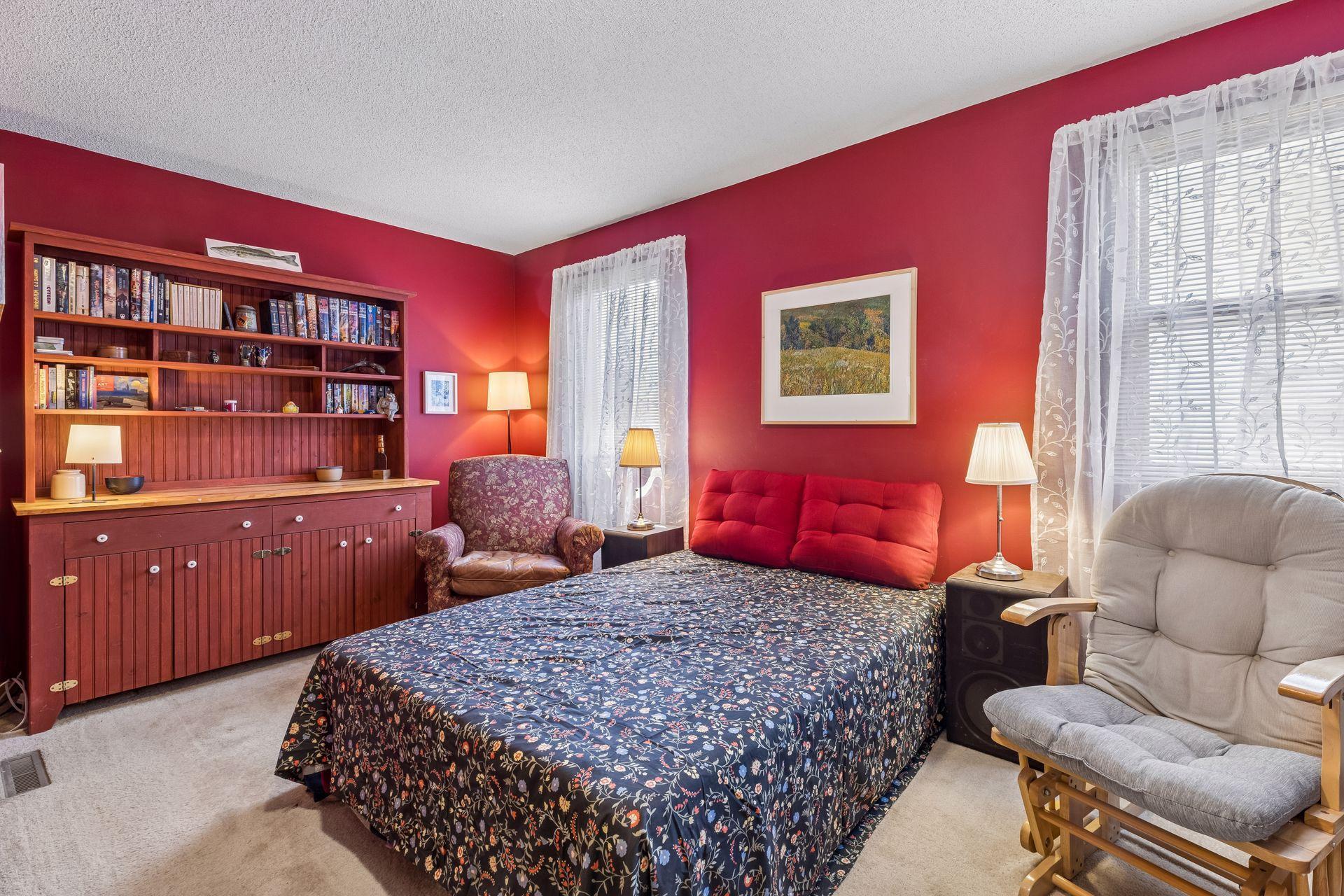 5409 Fremont Avenue North - Spacecrafting - 0016.jpg