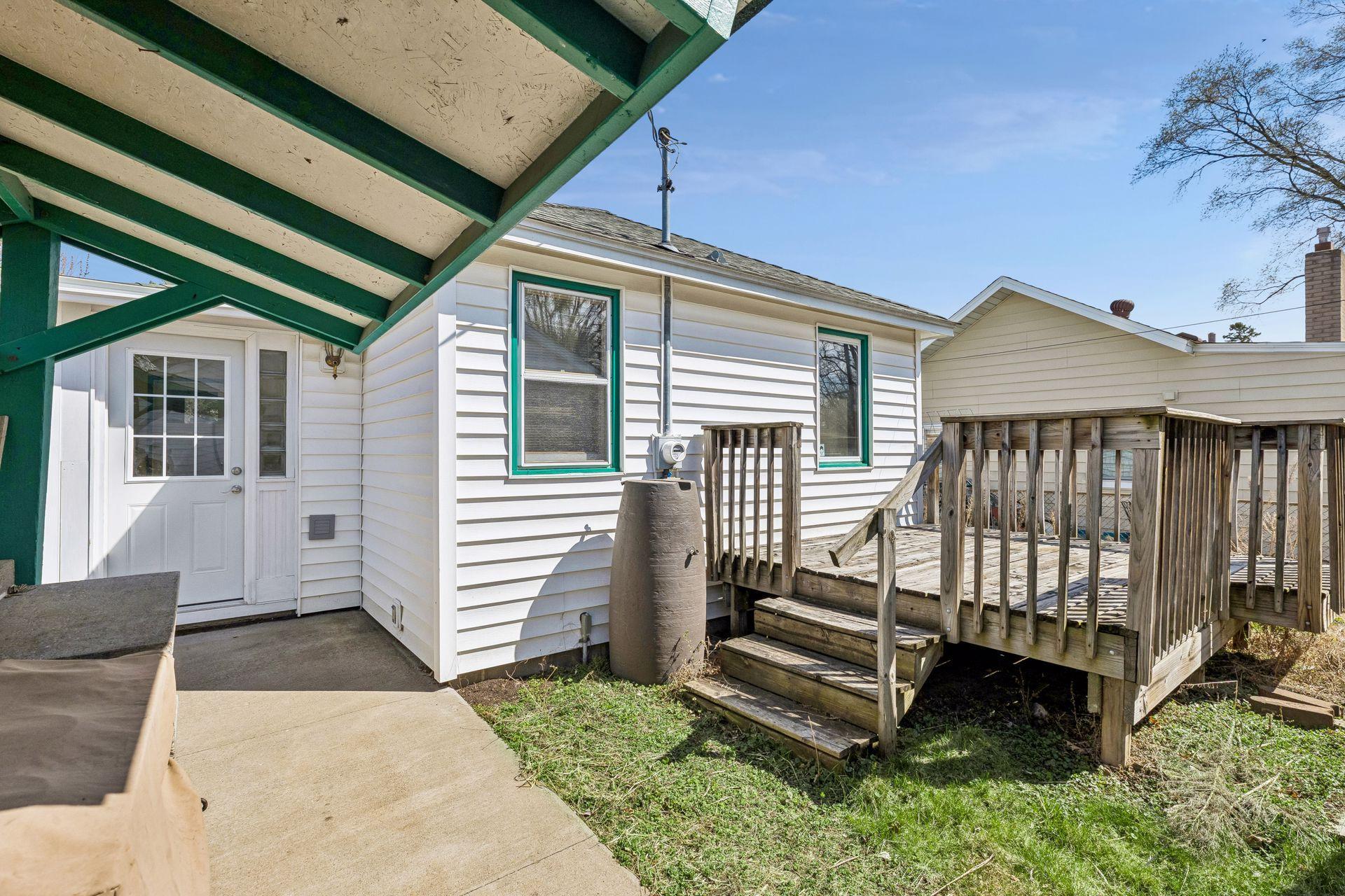 5409 Fremont Avenue North - Spacecrafting - 0029.jpg