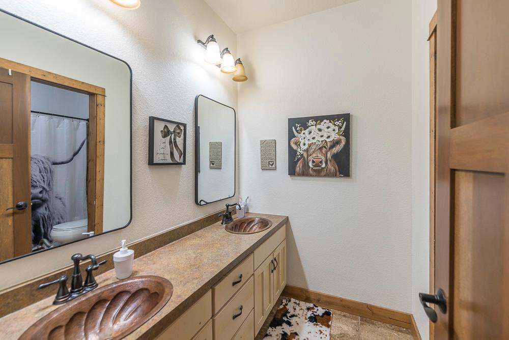 Lower Level Full Bath