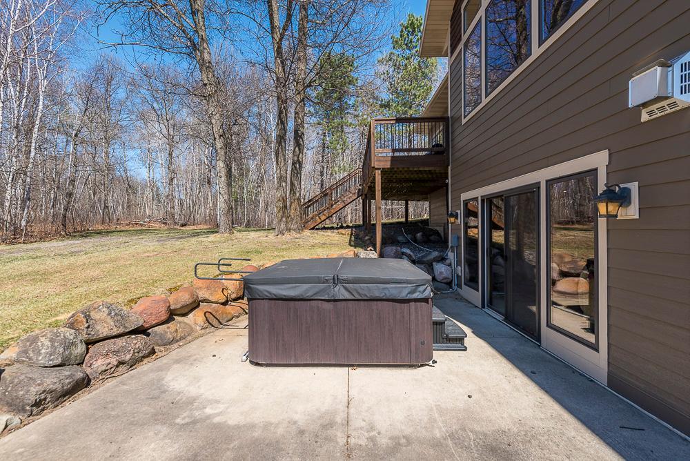 Walk Out to Hot Tub!