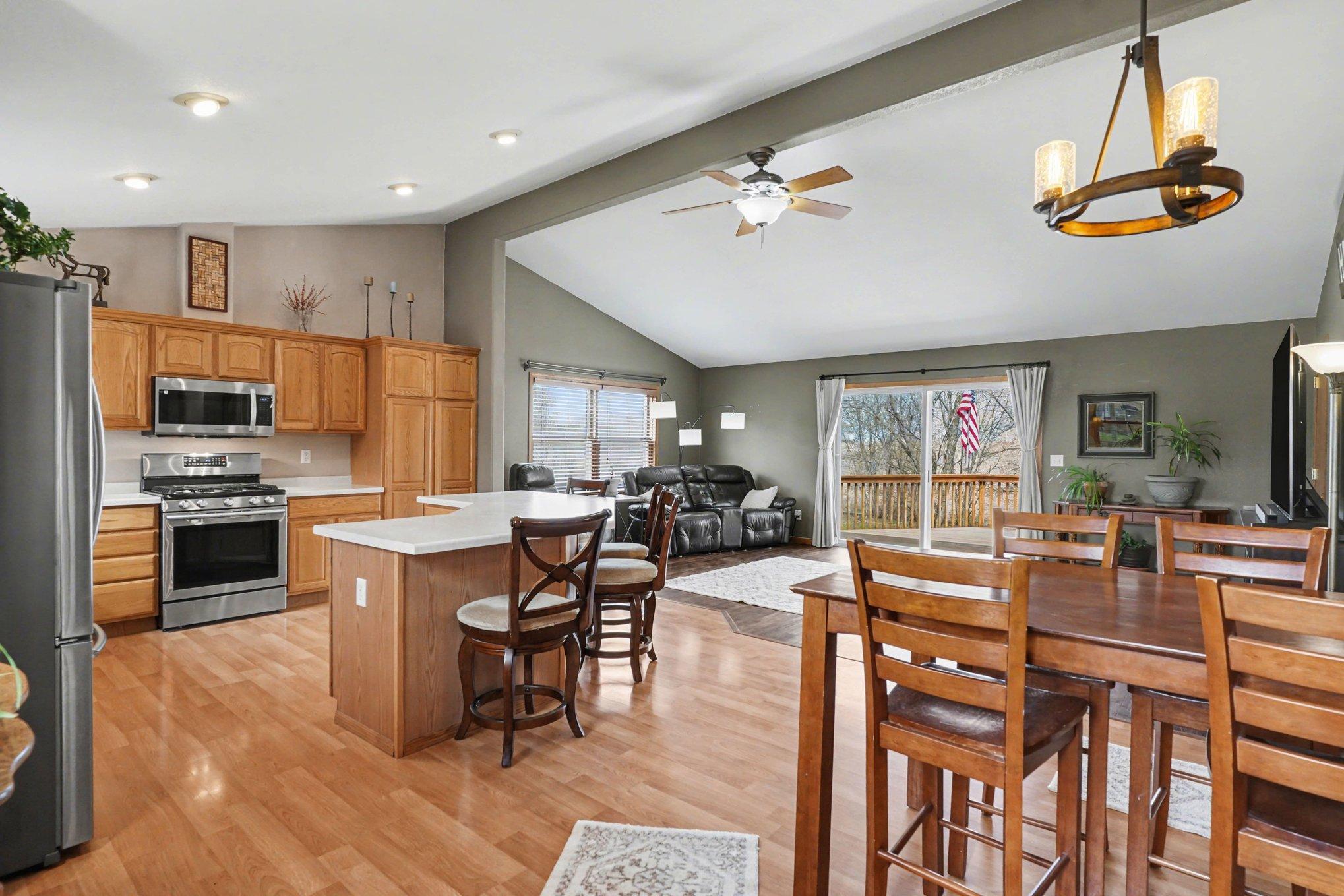Great open concept home! Perfect for entertaining!