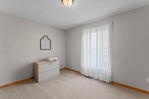 Bedroom 2 includes a spacious 6' x 5' walk-in closet.