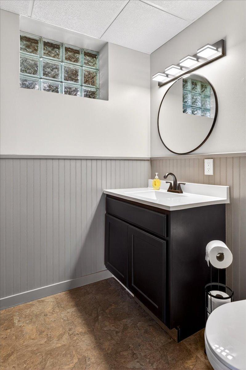 Clean, Modern Bathroom Design