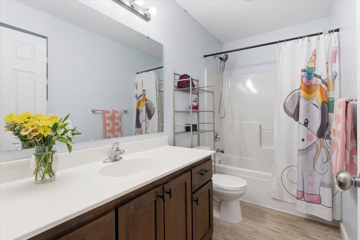 18-Bathroom 2.jpg