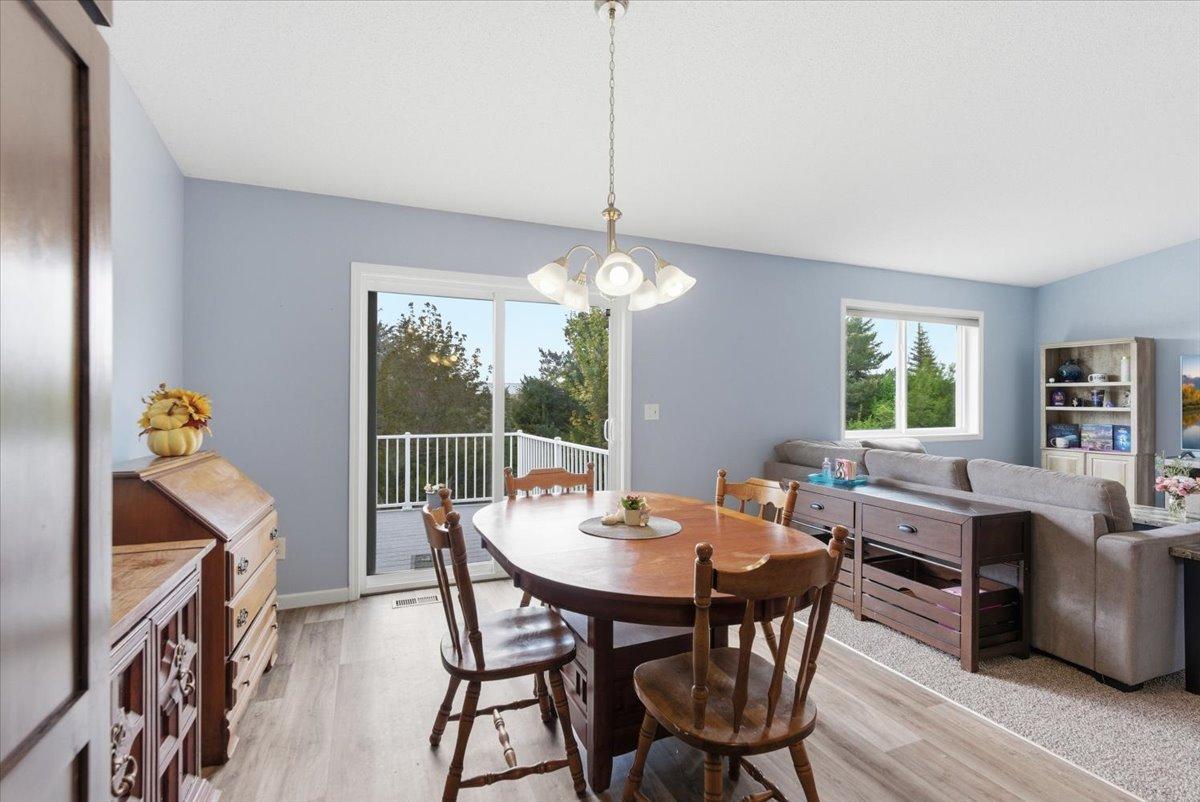 12-Dining Area.jpg