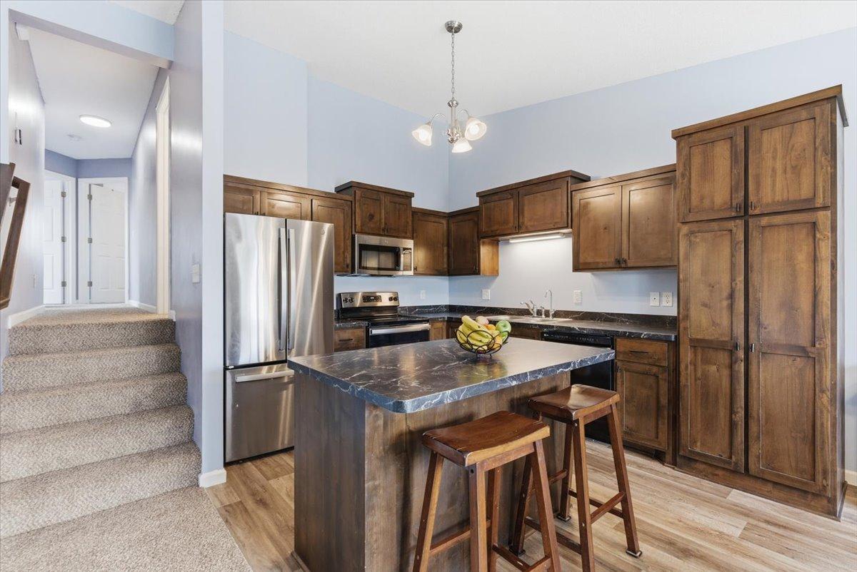 09-Kitchen.jpg