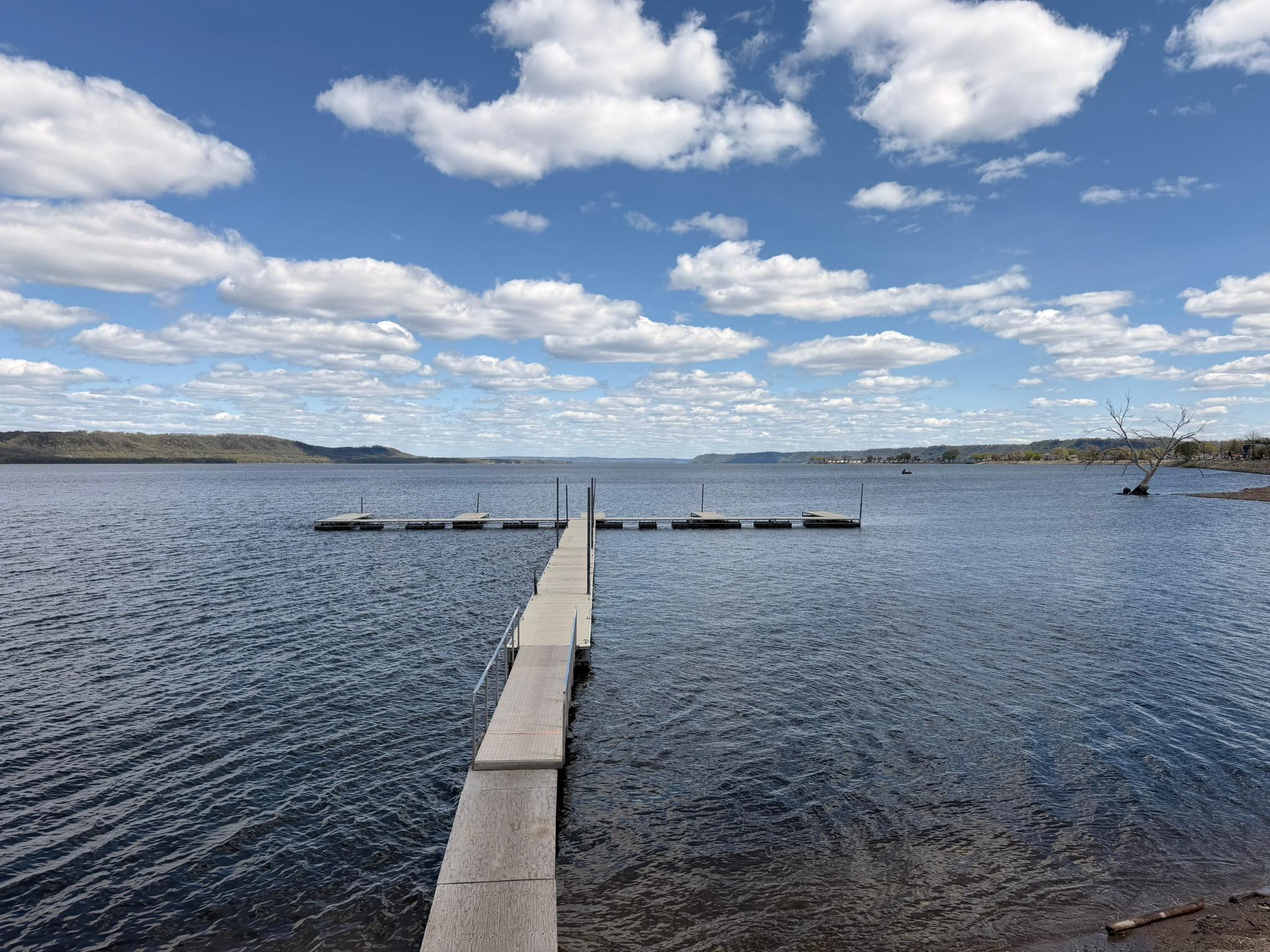 KELLY'S ON THE LAKE