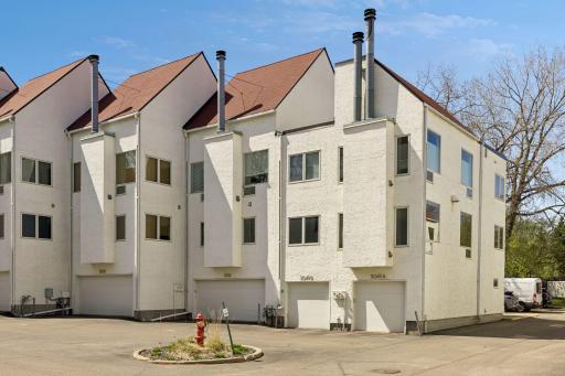 3049 Lake Shore Drive, A, Minneapolis, MN 55416