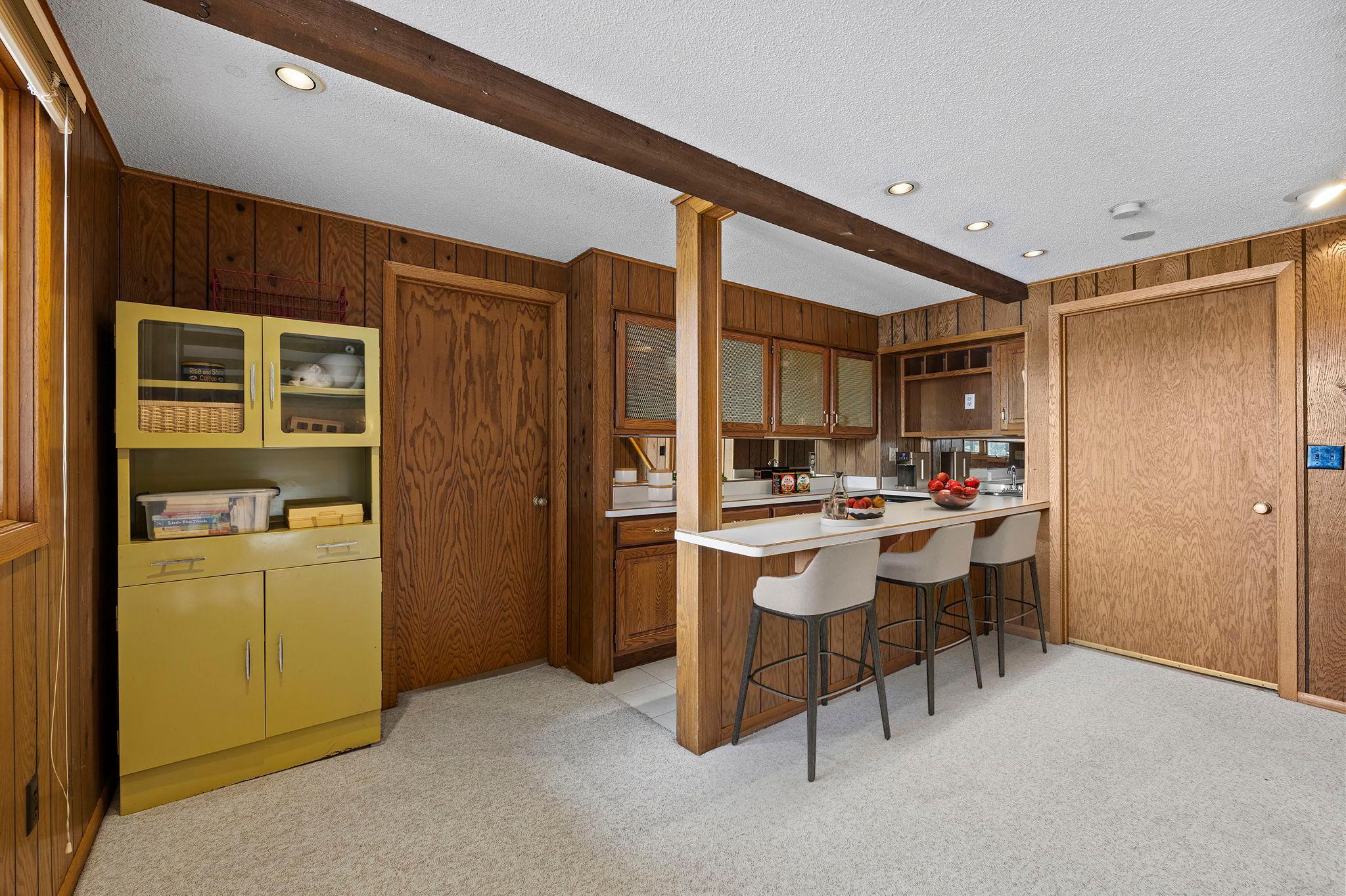 Photo has been virtually staged.