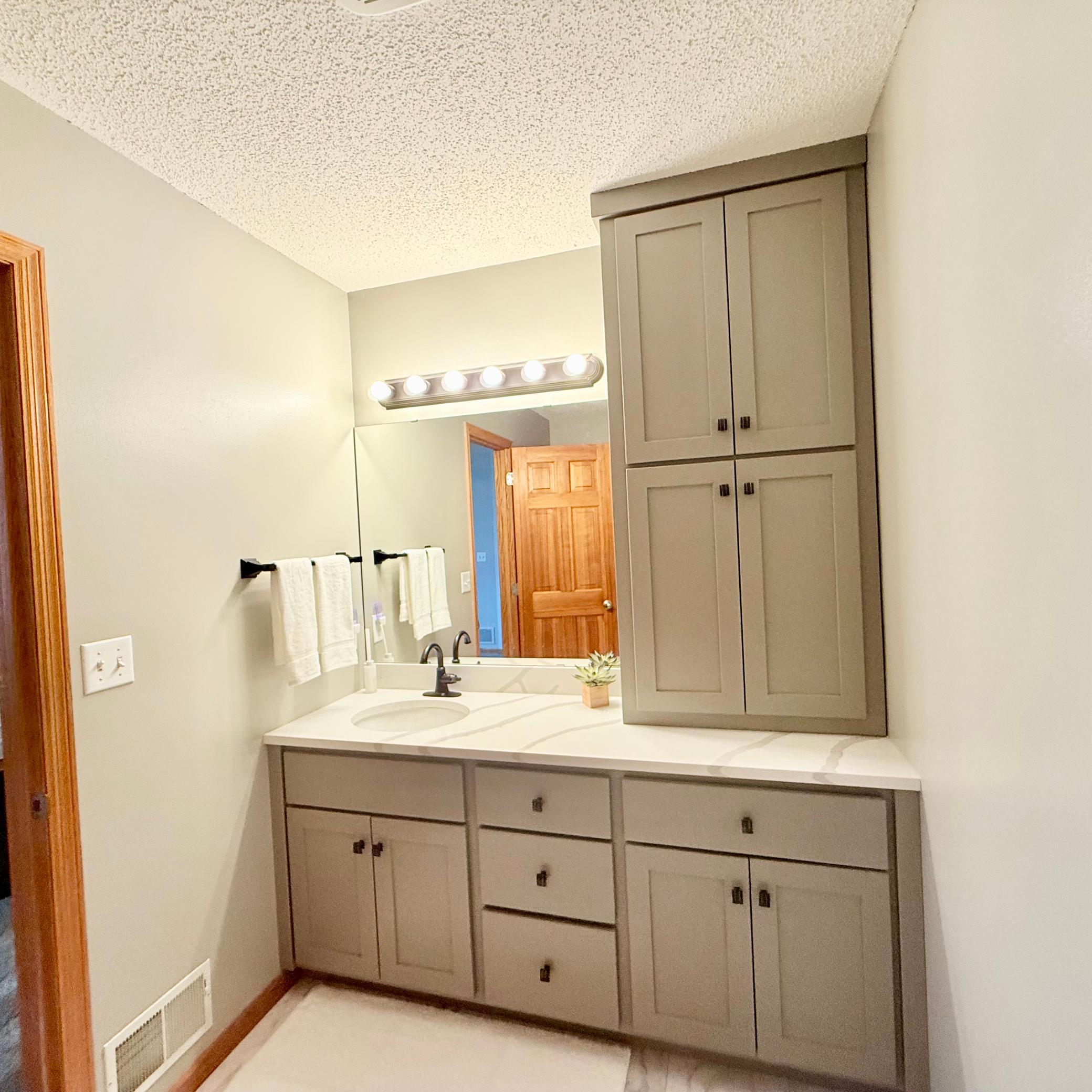 Full Primary Bathroom