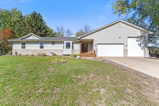 61 212th Lane NW, Cedar, MN 55011