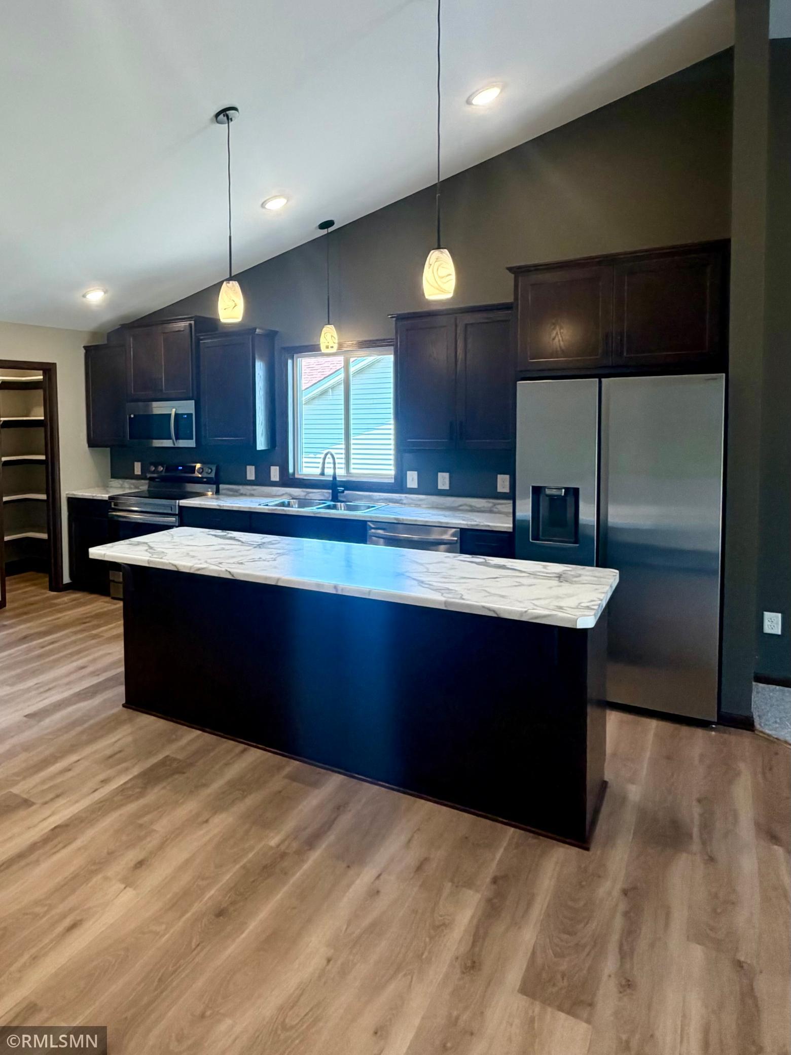 1615 kitchen 2.jpeg