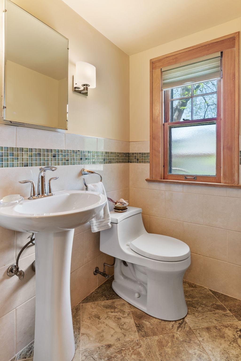 48-web-or-mls-1629 25th St-48.jpg