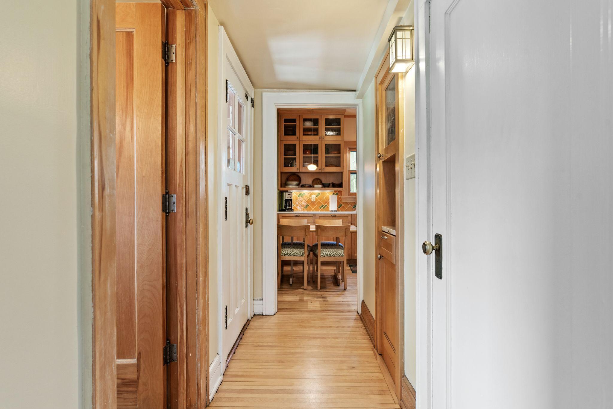 42-web-or-mls-1629 25th St-42.jpg