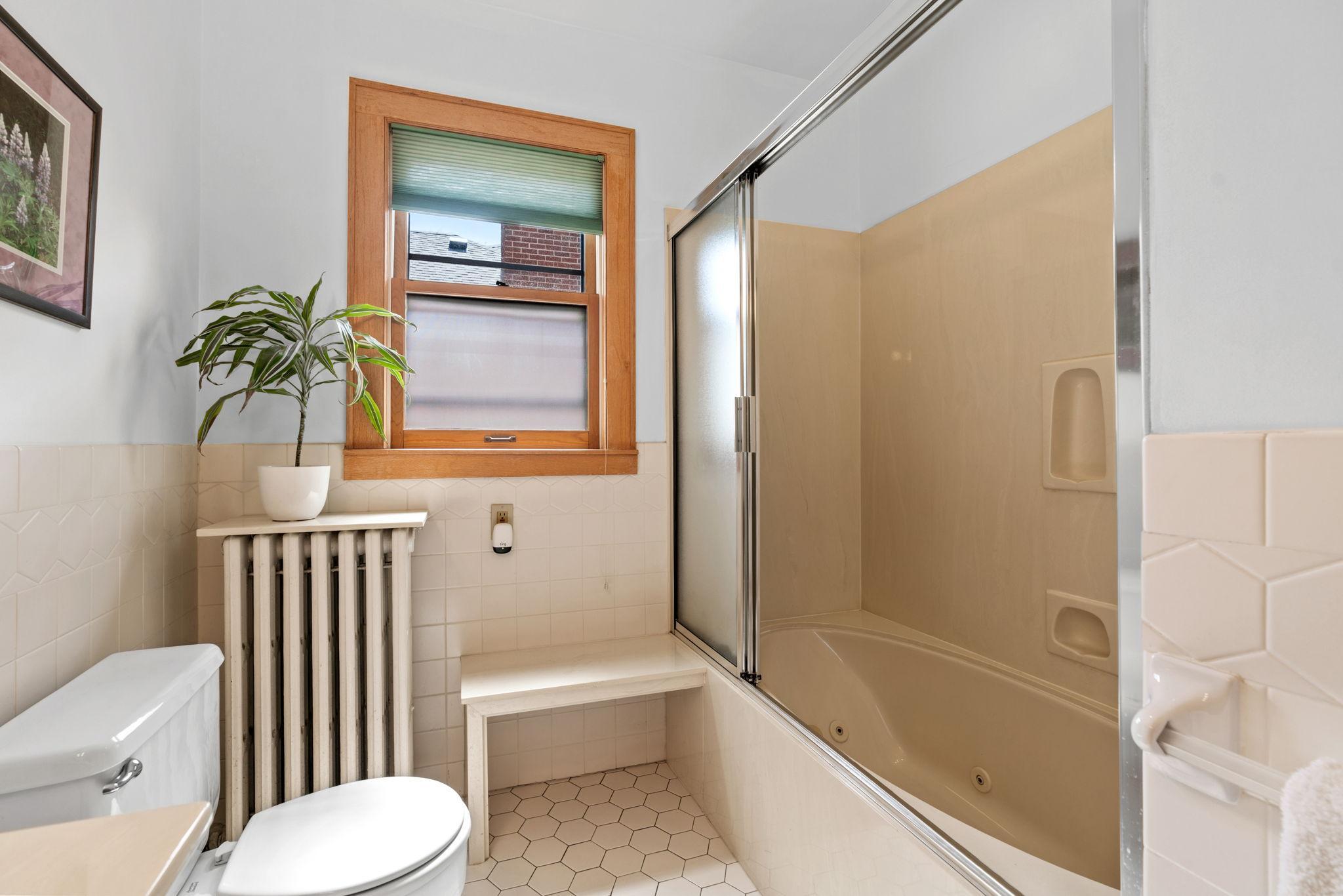 70-web-or-mls-1629 25th St-70.jpg
