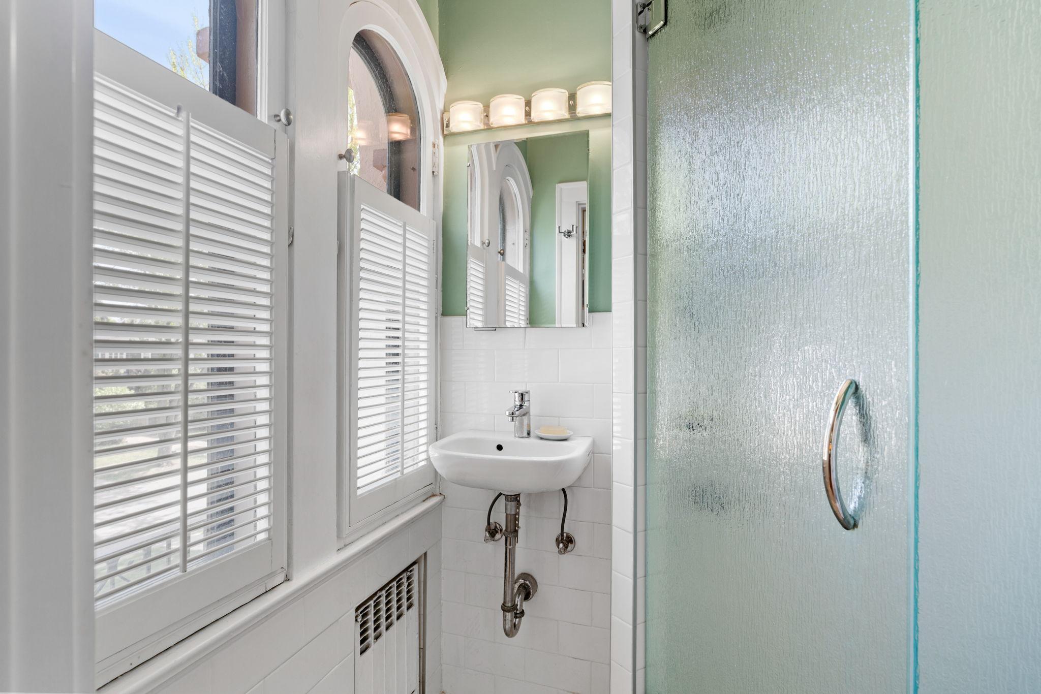 59-web-or-mls-1629 25th St-59.jpg