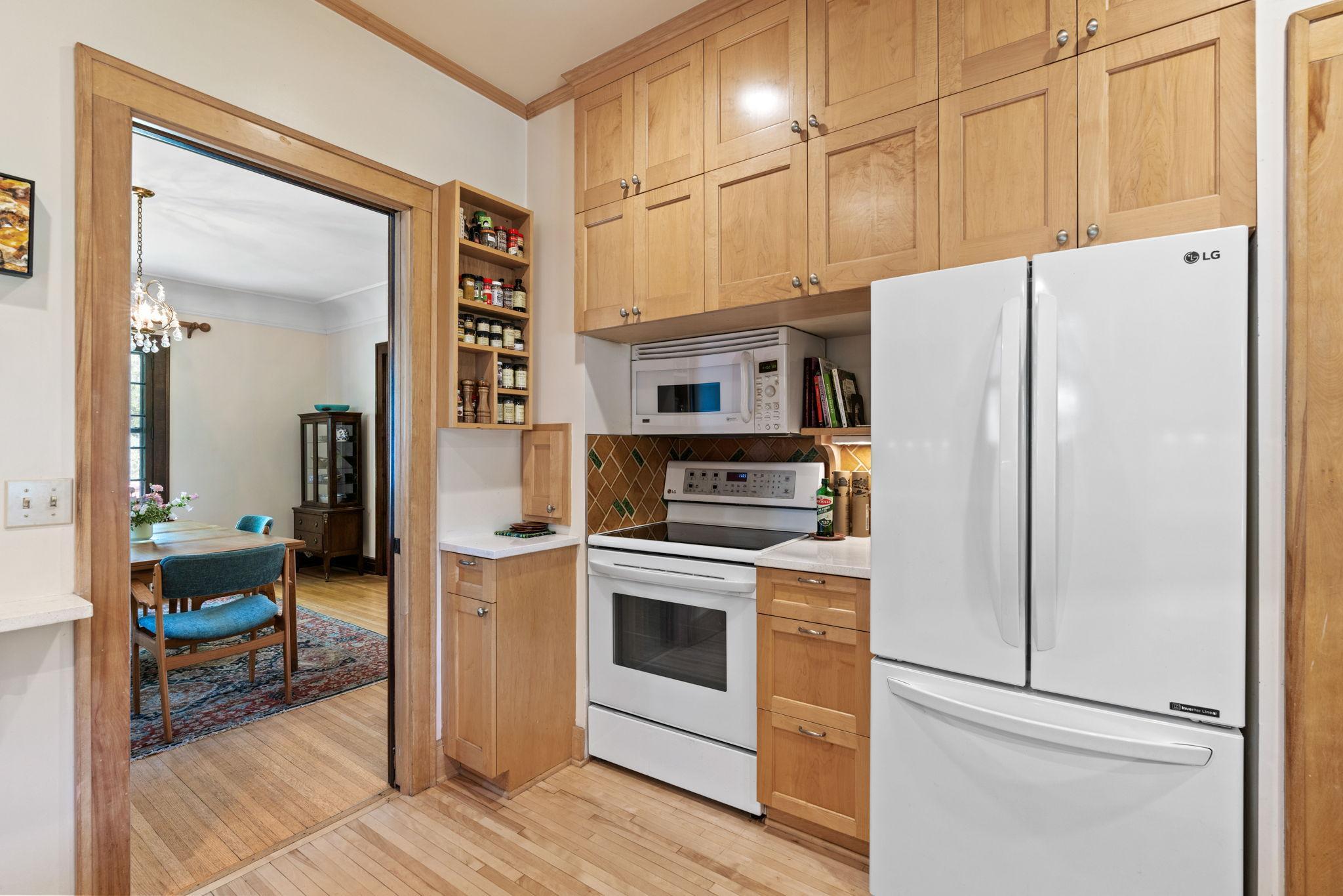 46-web-or-mls-1629 25th St-46.jpg