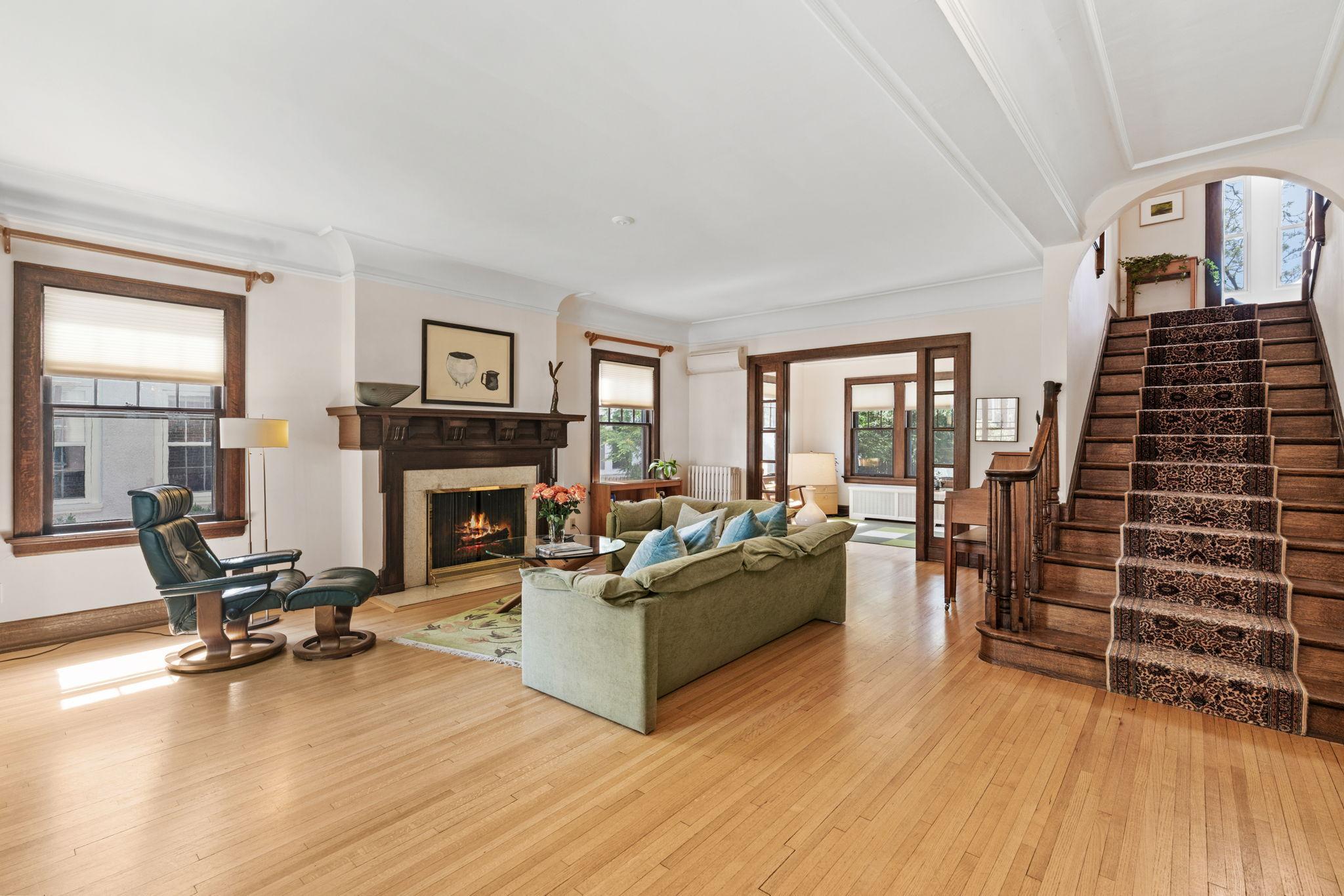 28-web-or-mls-1629 25th St-28.jpg