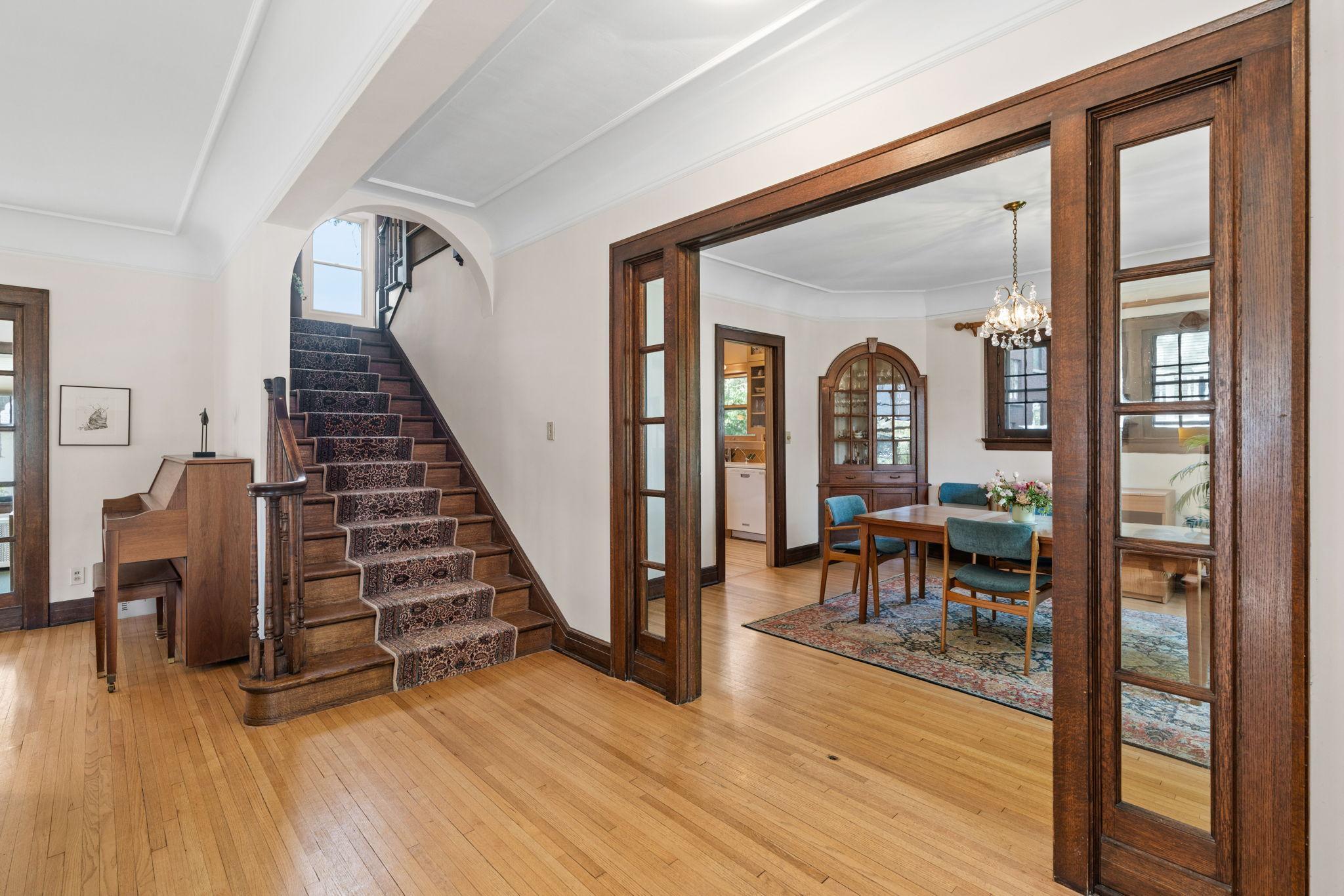 31-web-or-mls-1629 25th St-31.jpg